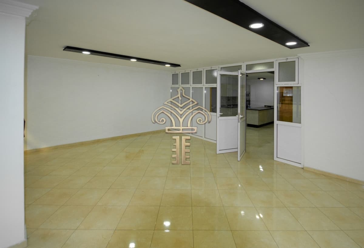 Bureau à louer – 85 m² – Mimosas