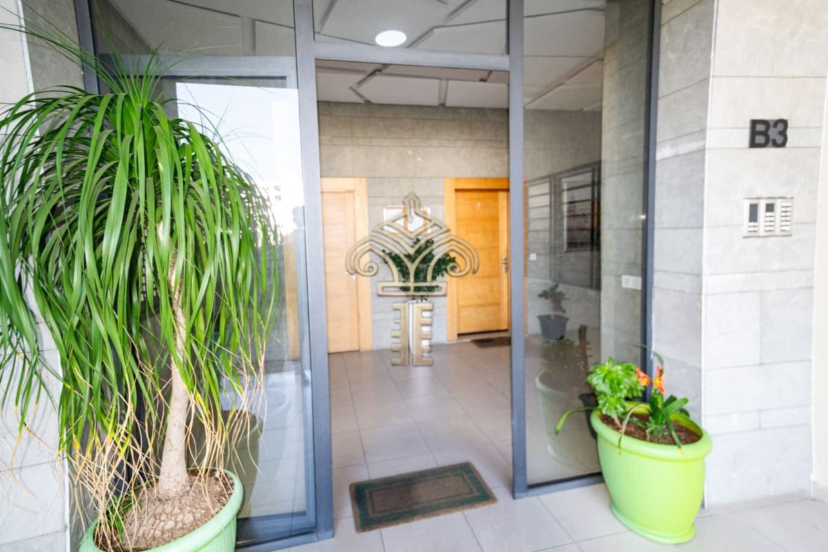 À vendre – Appartement haut standing vide à Bir Rami – photo 3